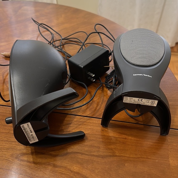 harman/kardon Computer Speakers - set of two with USB chords and plug-in - Picture 2 of 4